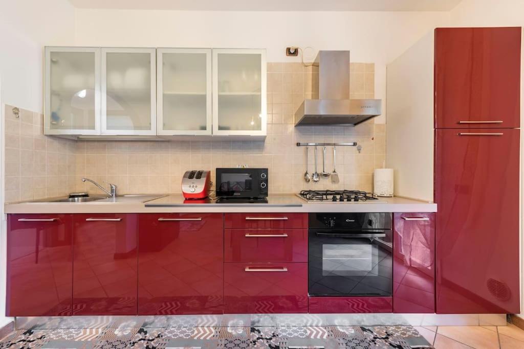 Oliva Apartment - Featuring A Private Garden And Access To A Pool Barcuzzi Екстериор снимка